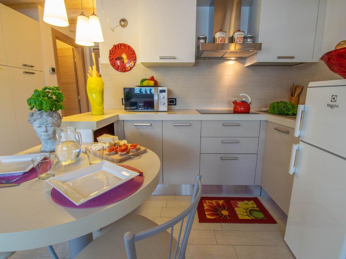 Cherubino - Stunning Lake View With Swimming Pool Parzanica Extérieur photo